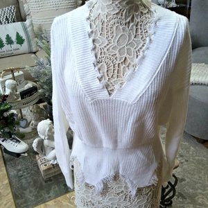PLUNGE Neck RAW EDGE SWEATER SZ L